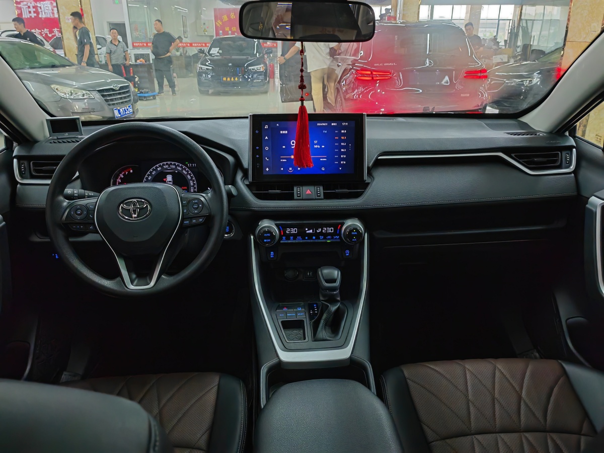 豐田 RAV4  2018款 榮放 2.0L CVT兩驅(qū)風(fēng)尚版圖片