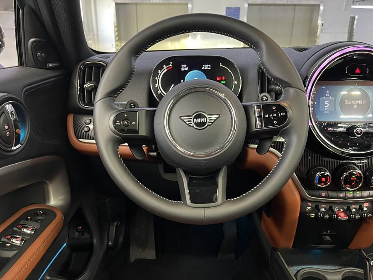 MINI COUNTRYMAN  2023款 2.0T COOPER S ALL4 鑒賞家圖片