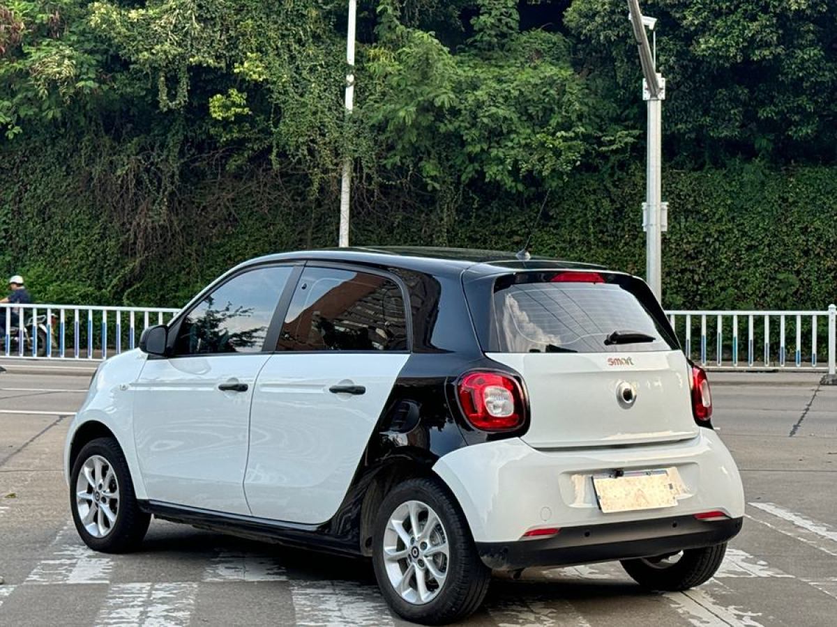 smart forfour  2016款 1.0L 52千瓦靈動版圖片