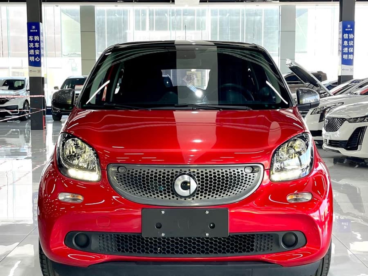 smart forfour  2018款 0.9T 66千瓦風(fēng)尚型圖片