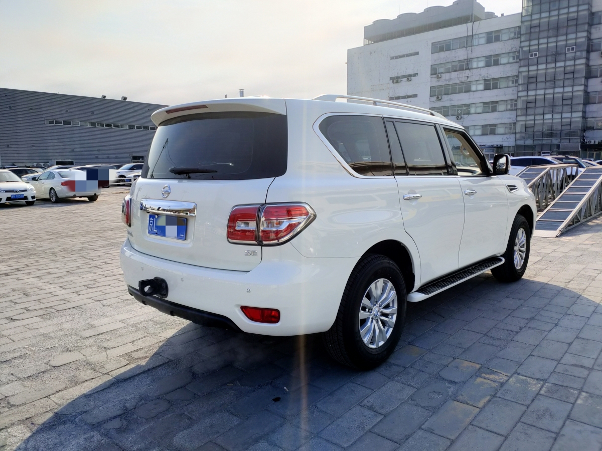 日產(chǎn) 途樂  2018款 4.0L 鉑金型圖片