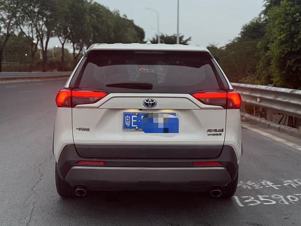 豐田 RAV4榮放  2023款 雙擎 2.5L E-CVT兩驅(qū)精英版圖片