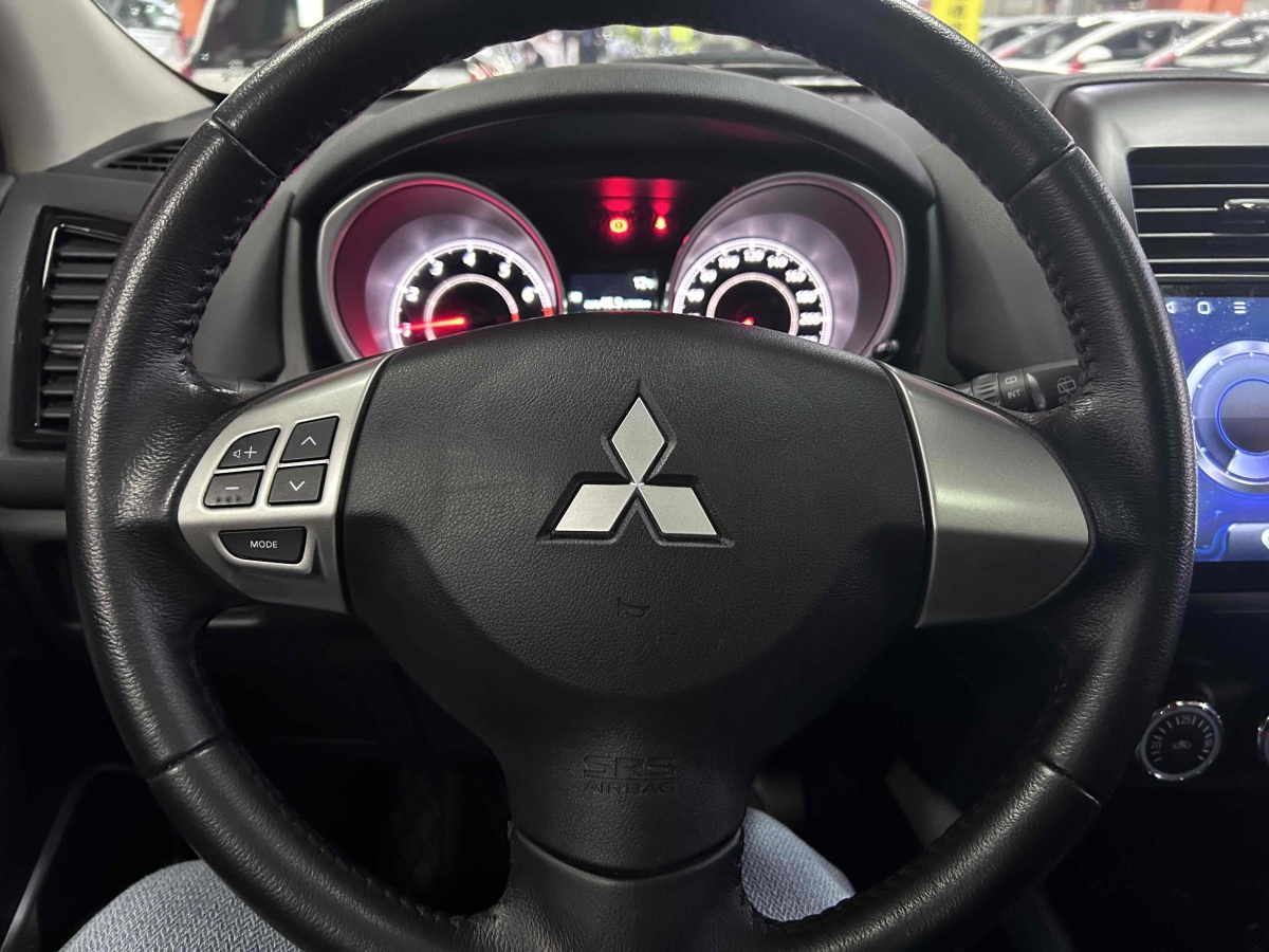 三菱 勁炫ASX  2018款 2.0L CVT兩驅(qū)尊享版圖片