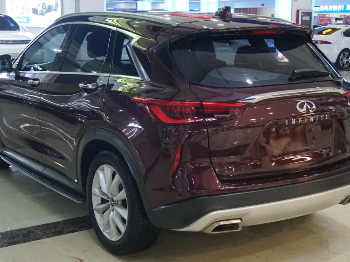 英菲尼迪 QX50  2018款 2.0T 兩驅(qū)時(shí)尚版圖片