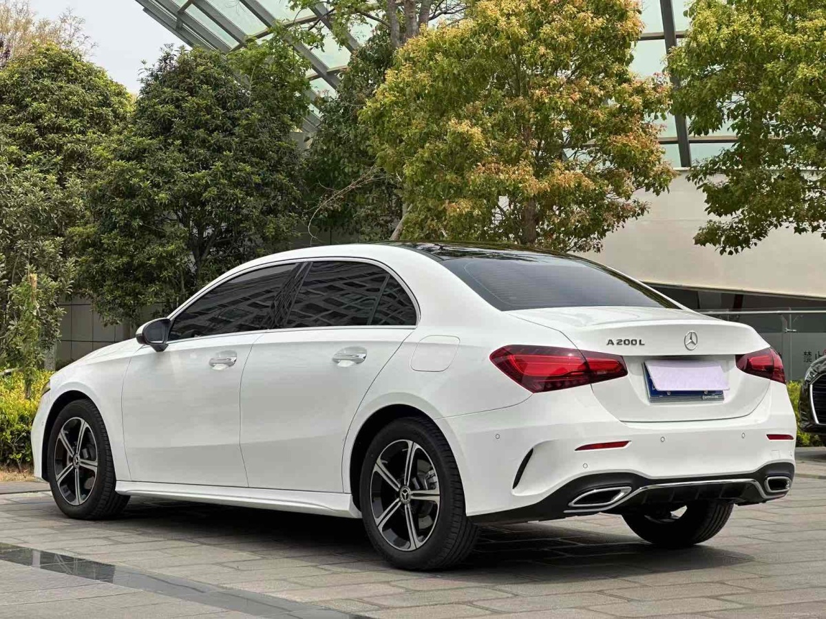奔馳 奔馳A級(jí)  2024款 改款 A 200 L 時(shí)尚型圖片