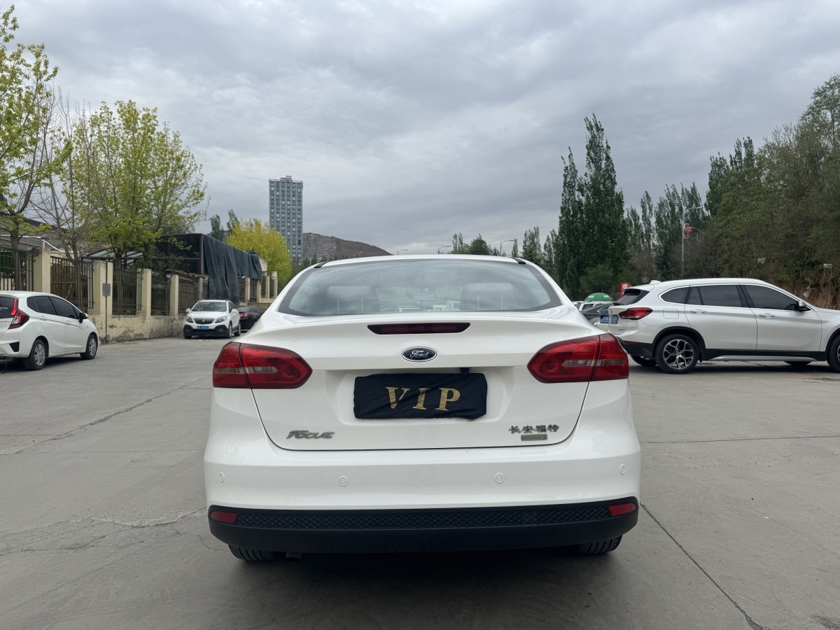 福特 ?？怂? 2015款 三廂 EcoBoost 125 自動(dòng)超能風(fēng)尚型圖片