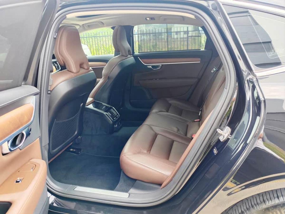 沃爾沃 S90  2020款 改款 T5 智遠(yuǎn)豪華版圖片