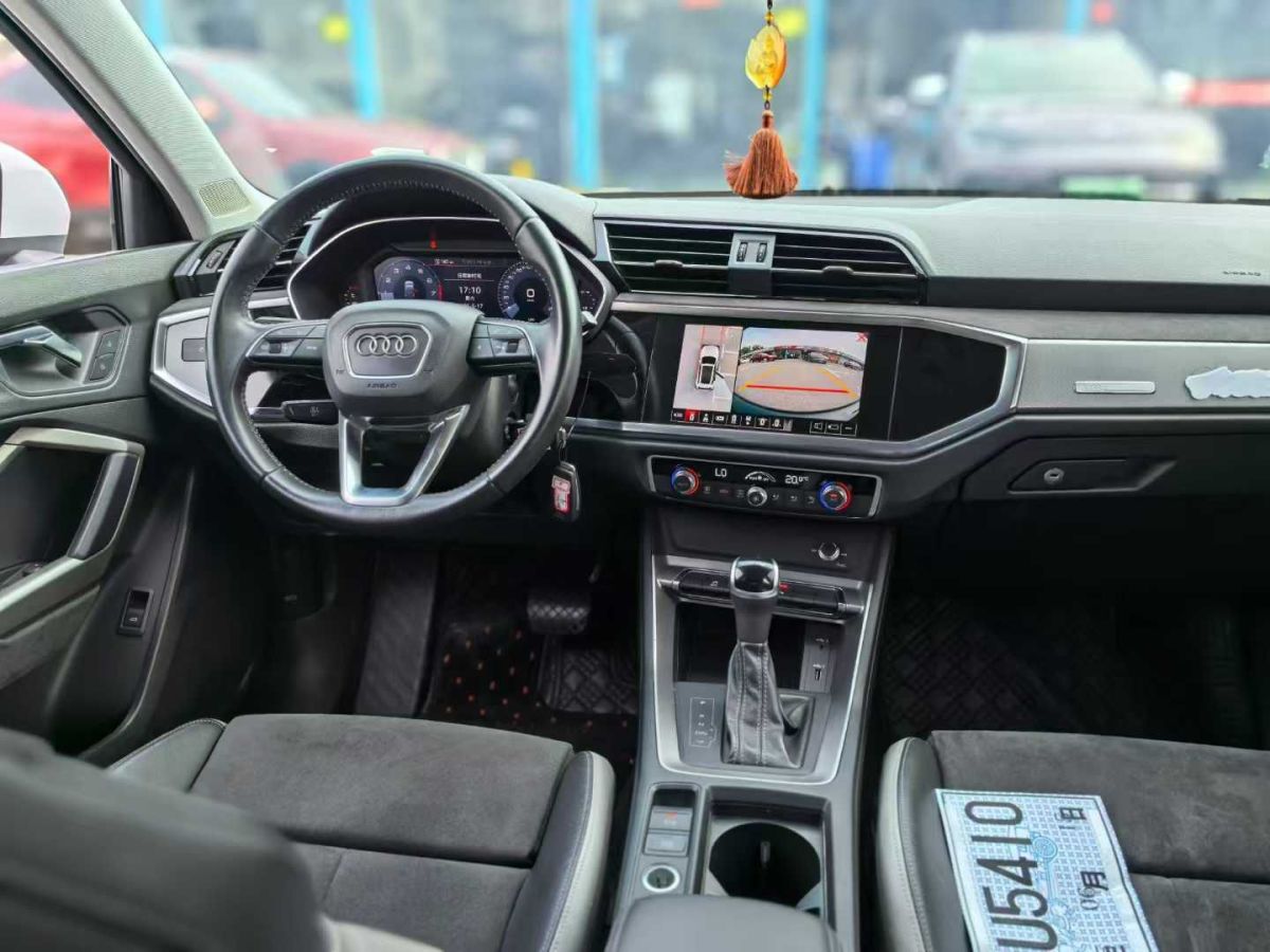 奧迪 奧迪Q3  2019款  35 TFSI 時(shí)尚動(dòng)感型圖片