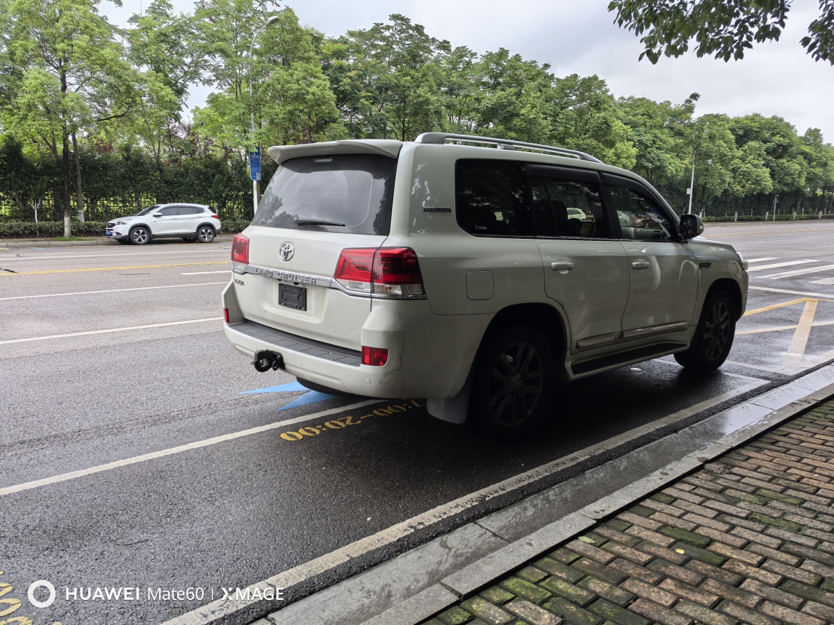 豐田 蘭德酷路澤  2018款 5.7L VX-R 12氣 底升(中東版)圖片