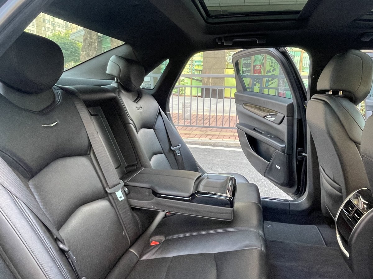 凱迪拉克 CT6  2019款 28T 豪華型圖片