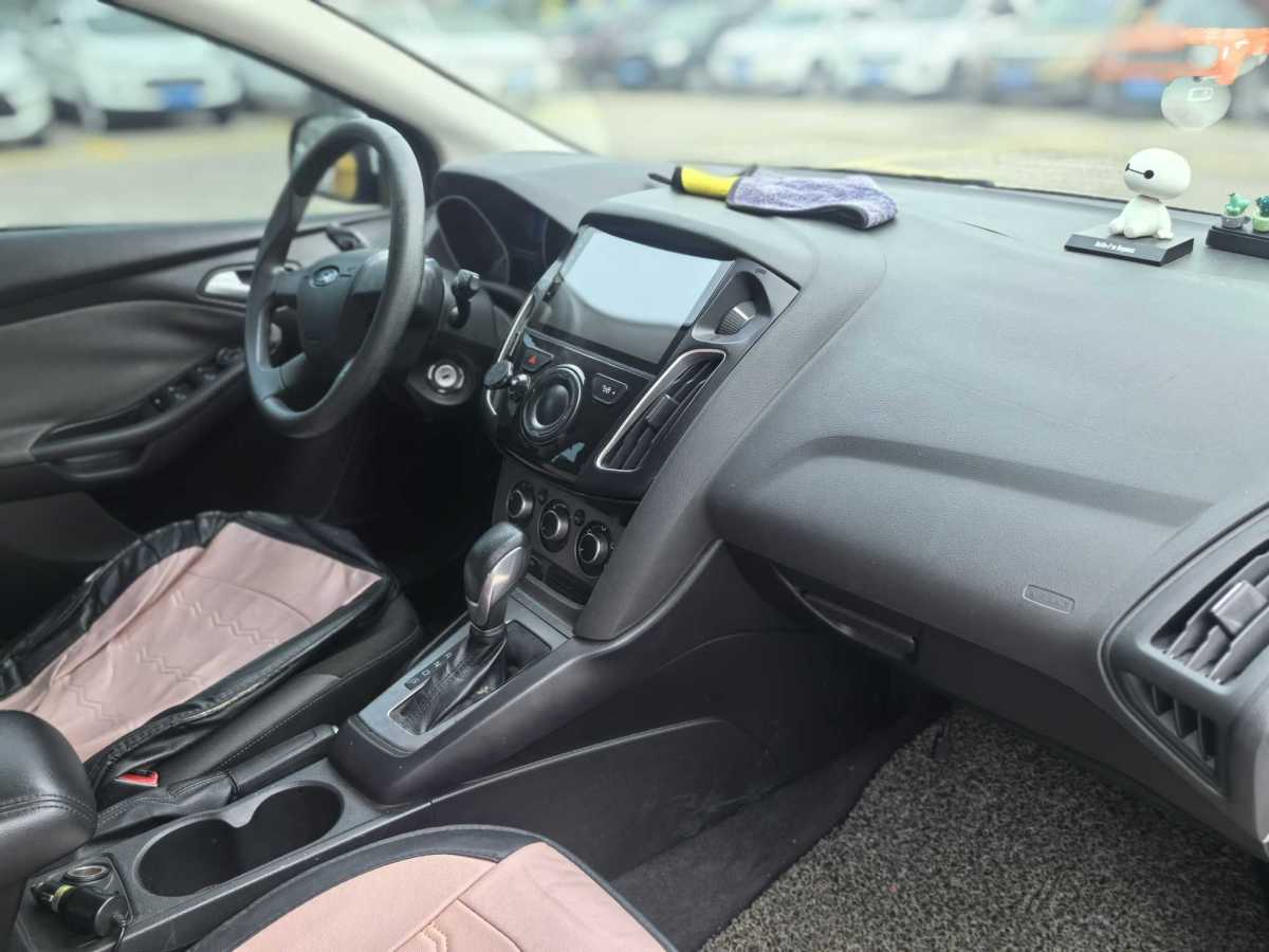 福特 ?？怂? 2012款 兩廂 1.6L 自動舒適型圖片