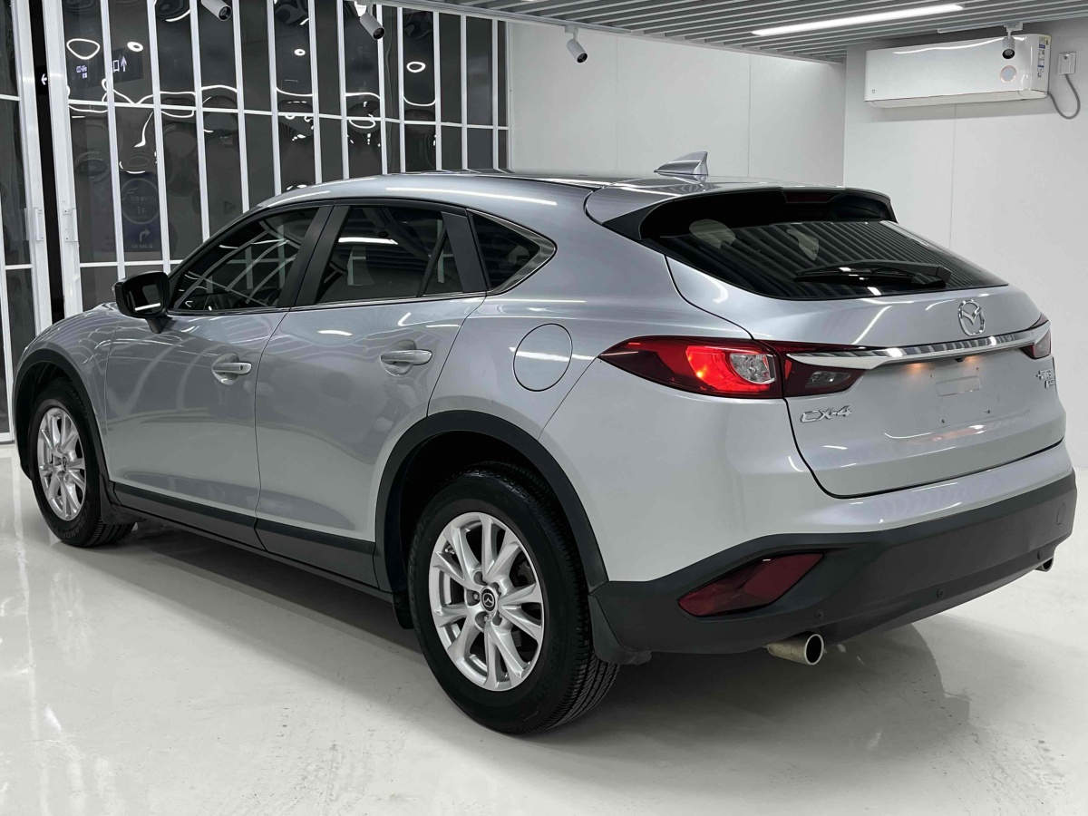 馬自達 CX-4  2016款 2.0L 自動兩驅(qū)藍天品位版圖片