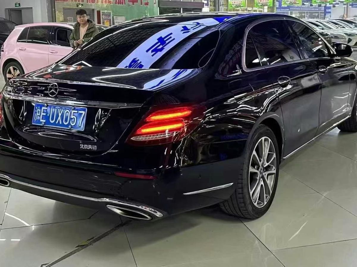 奔馳 奔馳E級(jí)  2020款 E 300 L 豪華型圖片