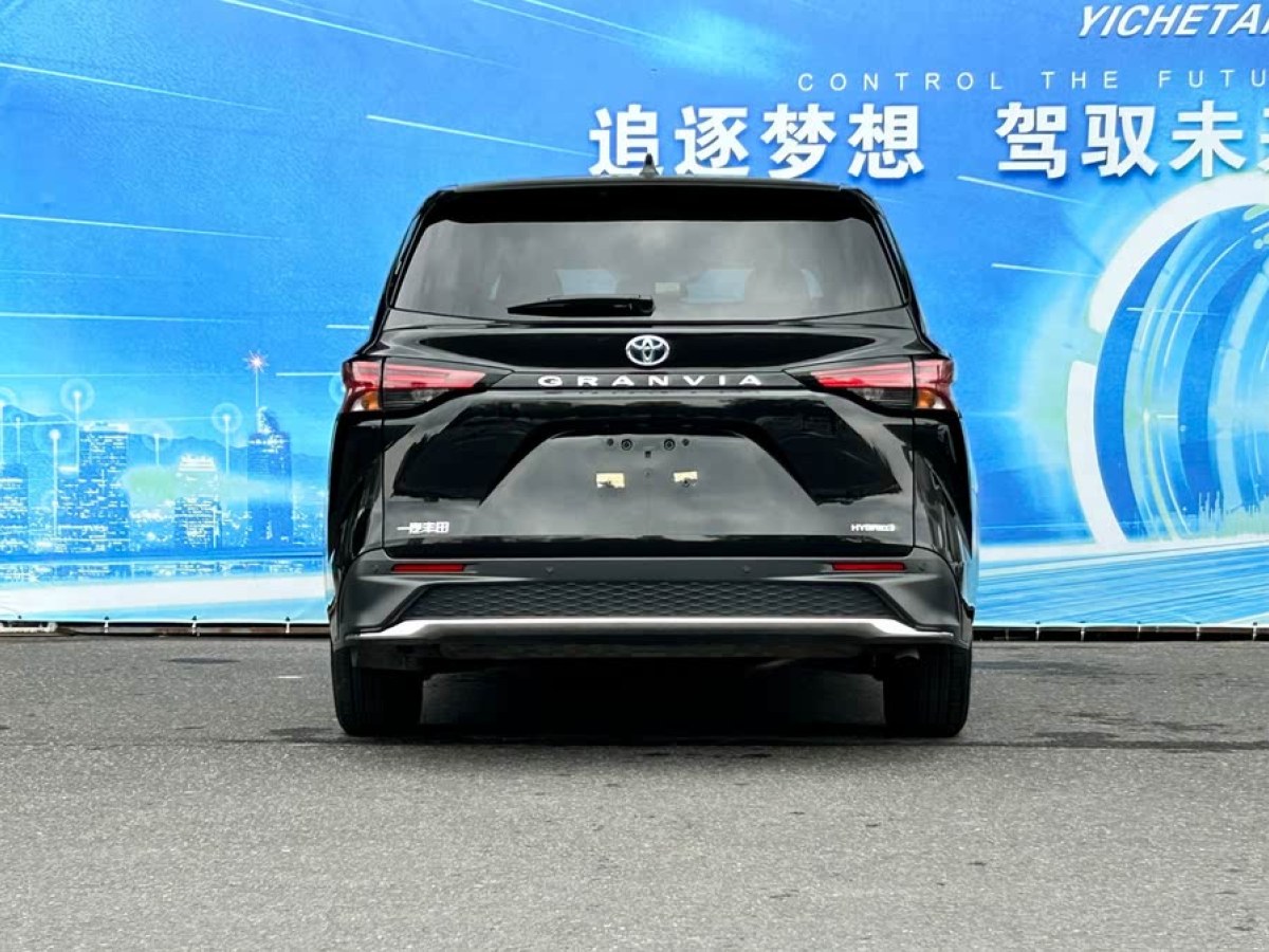 豐田 格瑞維亞  2023款 2.5L混動 舒適版圖片