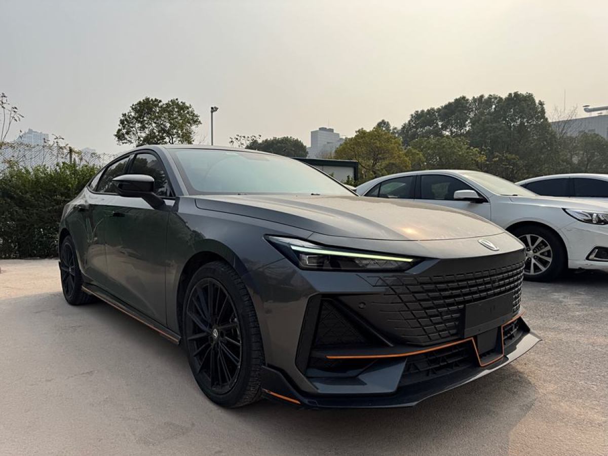 長(zhǎng)安 長(zhǎng)安UNI-V  2022款 1.5T 尊貴型圖片