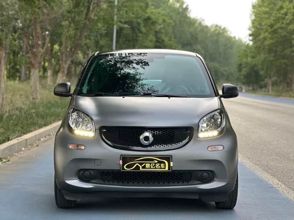 smart fortwo  2018款 1.0L 52千瓦硬頂激情版圖片