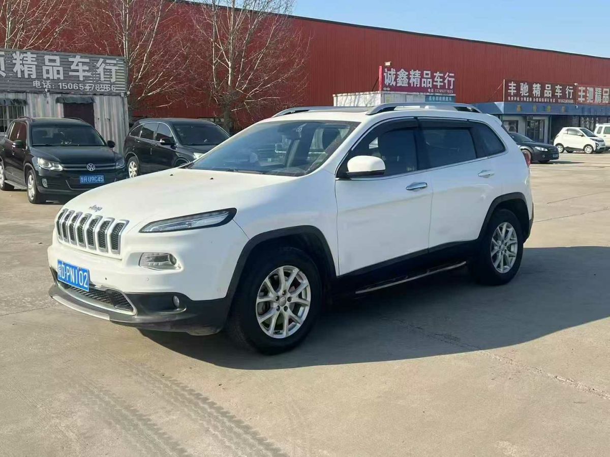 Jeep 自由光  2016款 2.0L 優(yōu)越版圖片