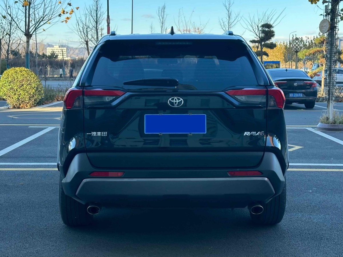 豐田 RAV4  2018款 榮放 2.0L CVT兩驅(qū)風(fēng)尚版圖片