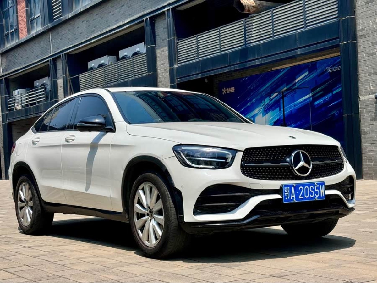 奔馳 奔馳GLC  2021款 GLC 260 4MATIC 轎跑SUV圖片