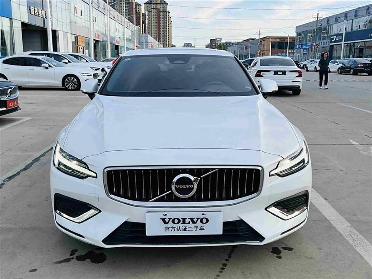 沃爾沃 V60  2023款 B4 智逸豪華版圖片