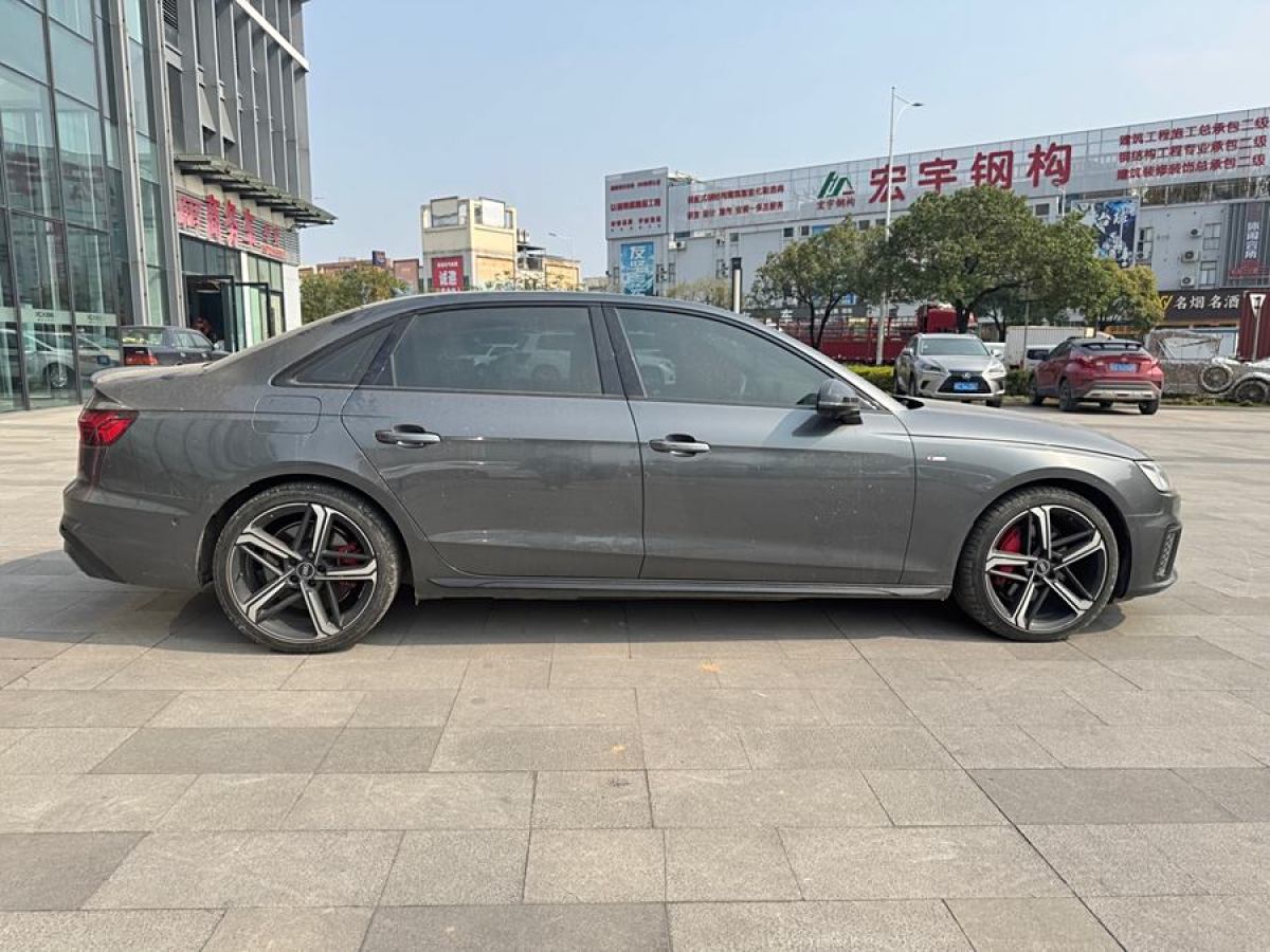 奧迪 奧迪A4L  2022款 45 TFSI quattro 臻選動(dòng)感型圖片