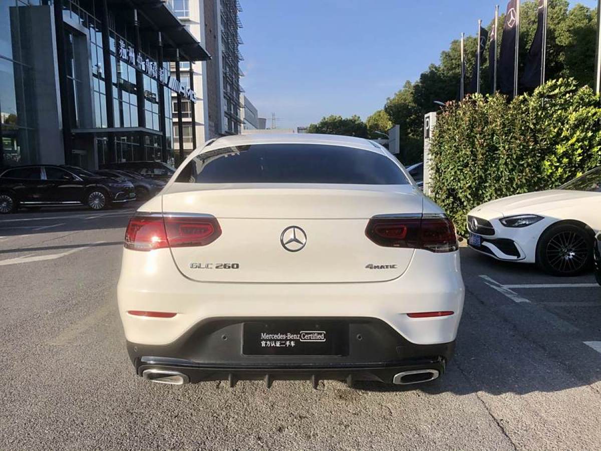 奔馳 奔馳GLC  2022款 改款 GLC 260 4MATIC 轎跑SUV圖片