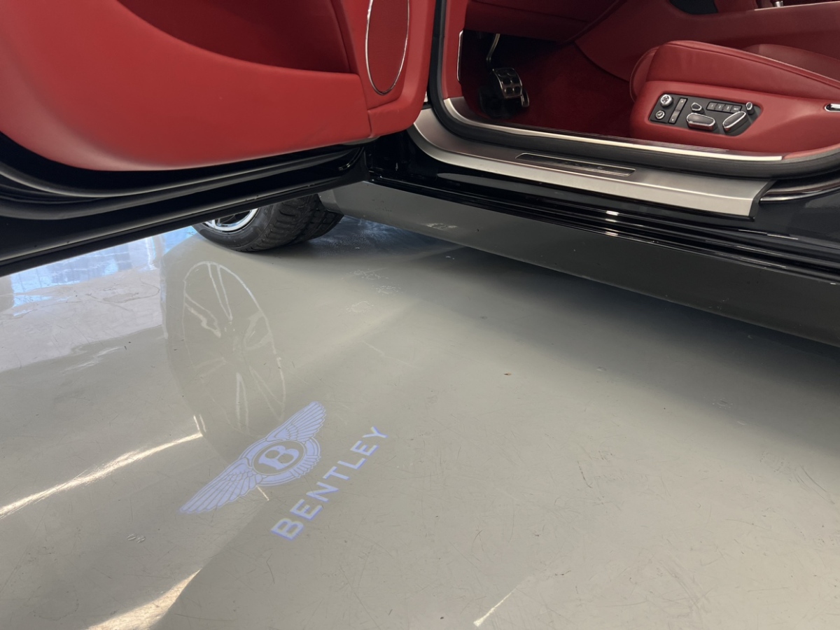 2018年12月宾利 飞驰  2017款 4.0T V8 S 标准版