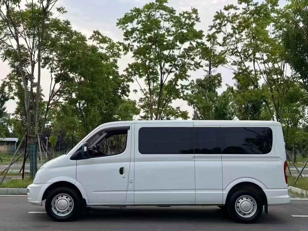 上汽大通 上汽大通MAXUS MIFA 9  2024款 超混 超長(zhǎng)續(xù)航草原版 七座圖片