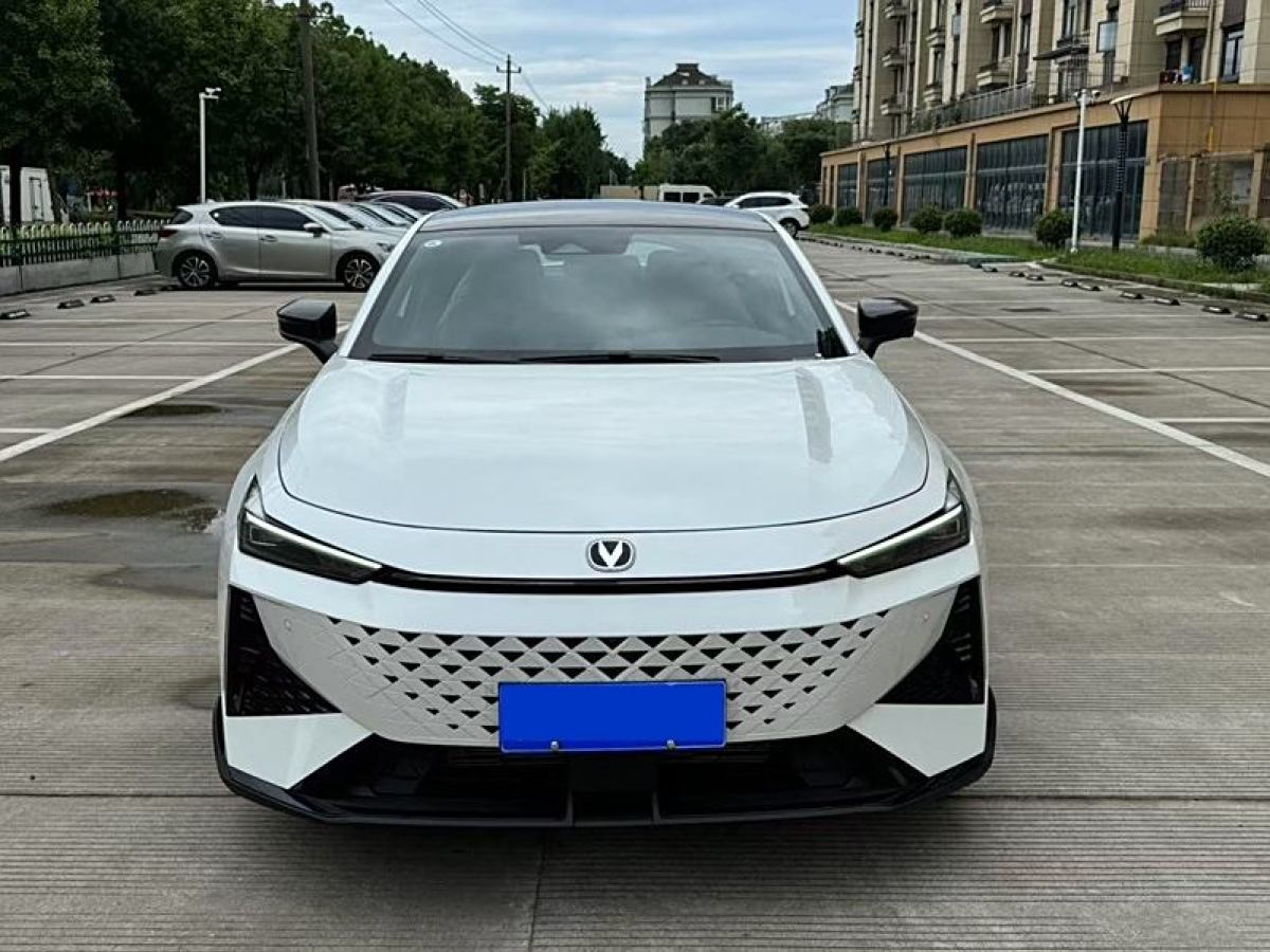 長(zhǎng)安 長(zhǎng)安UNI-V  2024款 1.5T 尊貴運(yùn)動(dòng)型圖片