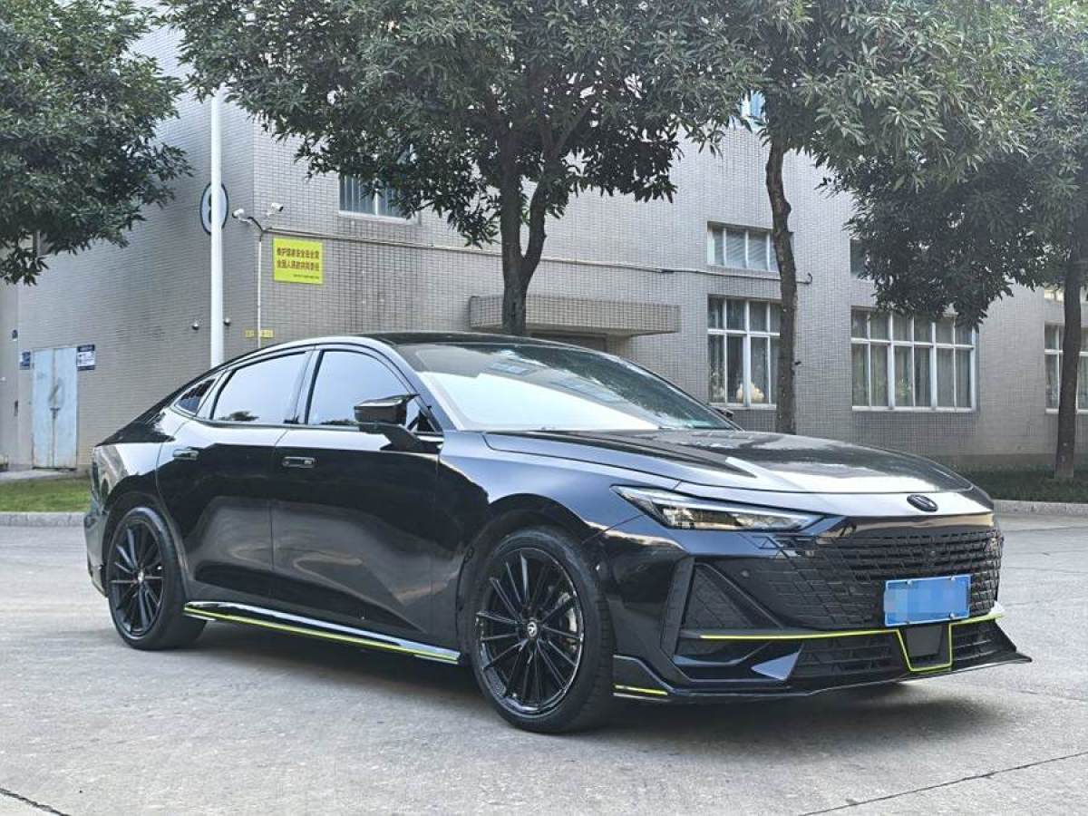 長(zhǎng)安 長(zhǎng)安UNI-V  2022款 1.5T 尊貴型圖片