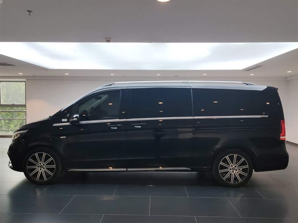 奔馳 V級(jí)  2022款 V 260 L 長軸距豪華版圖片
