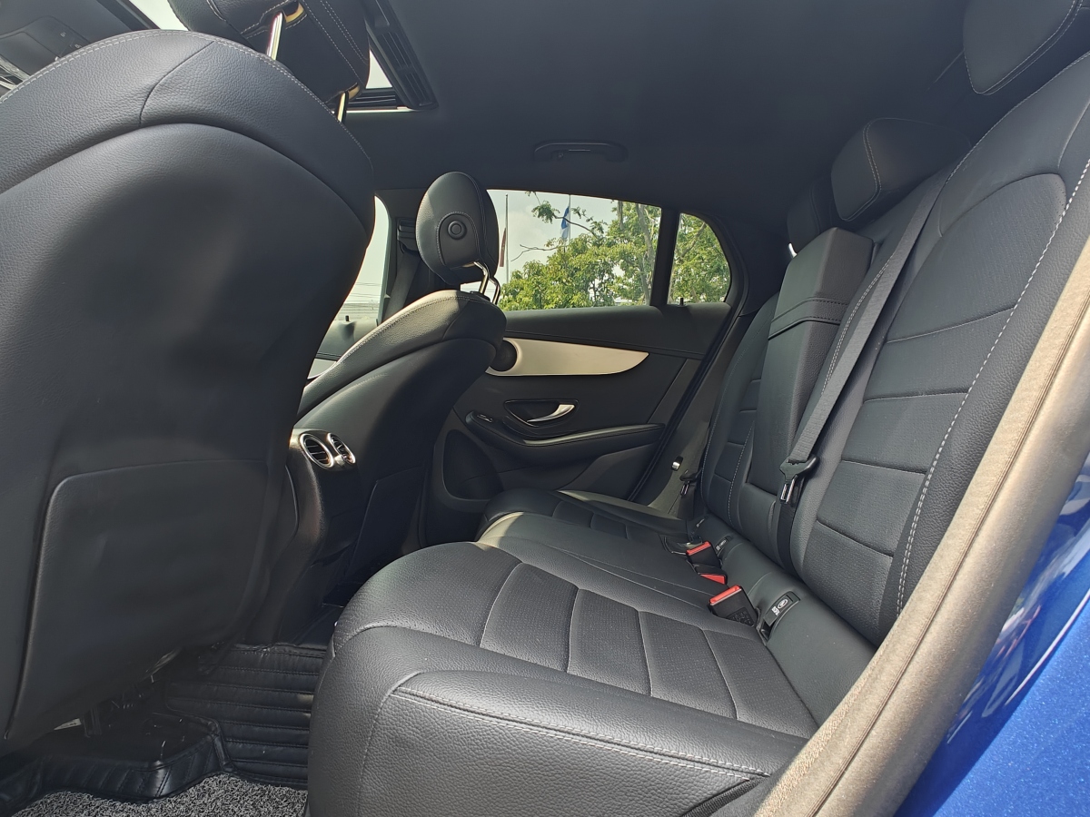 2018年6月奔驰 奔驰GLC  2023款 GLC 300 4MATIC 轿跑SUV
