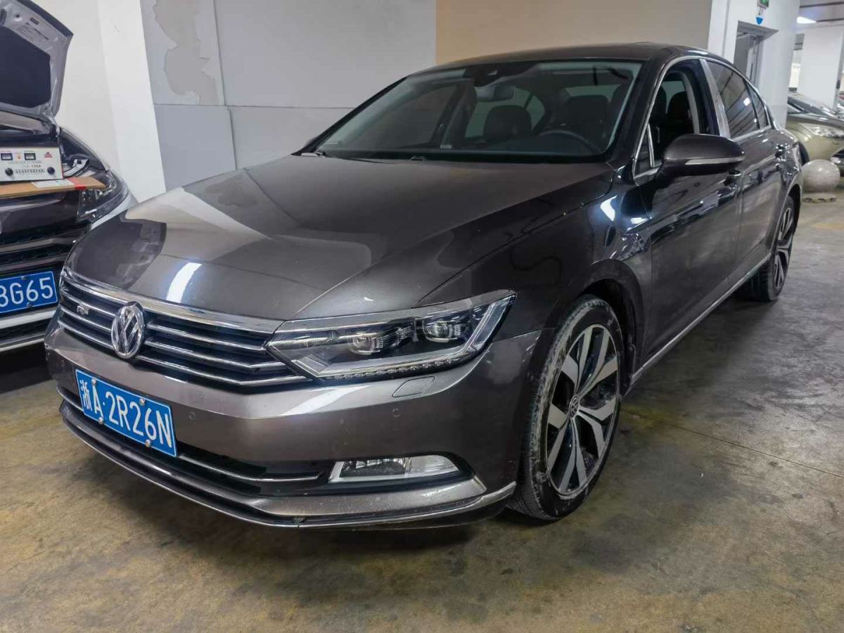 大眾 邁騰  2017款 280TSI DSG 領(lǐng)先型圖片