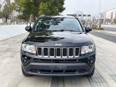 2013年5月 Jeep 指南者(進(jìn)口) 2.4L 四驅(qū)運(yùn)動(dòng)版圖片