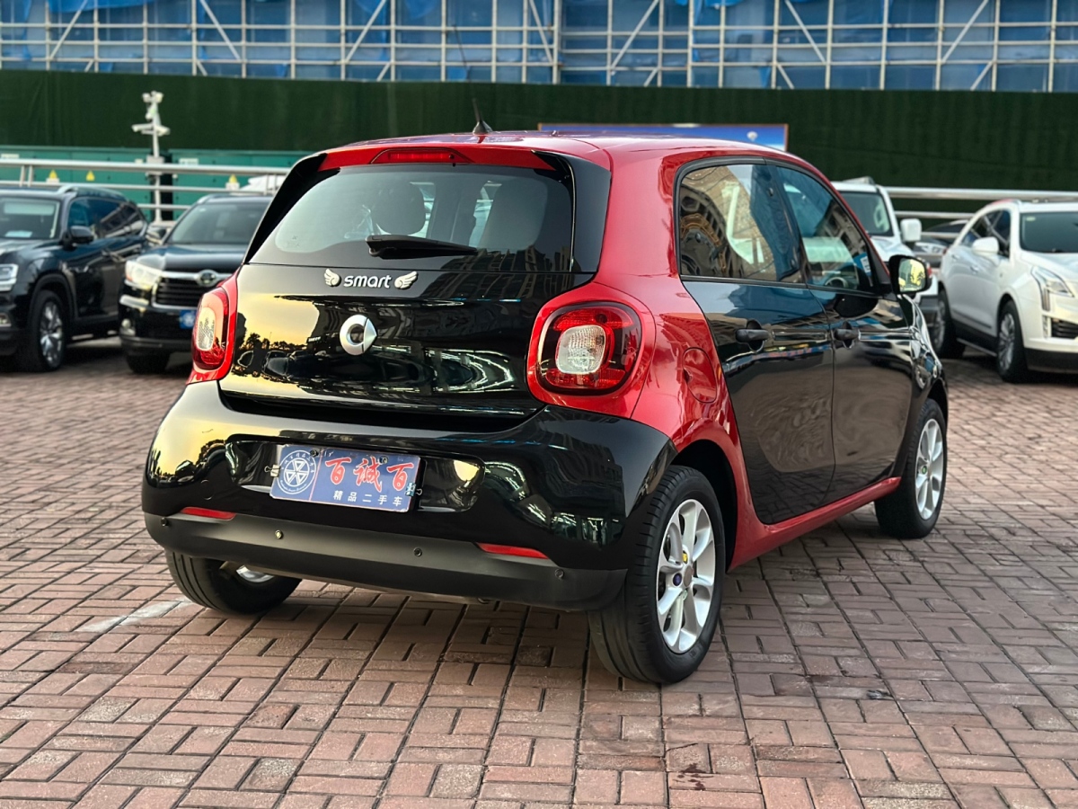 2018年2月smart forfour  2018款 1.0L 52千瓦靈動版