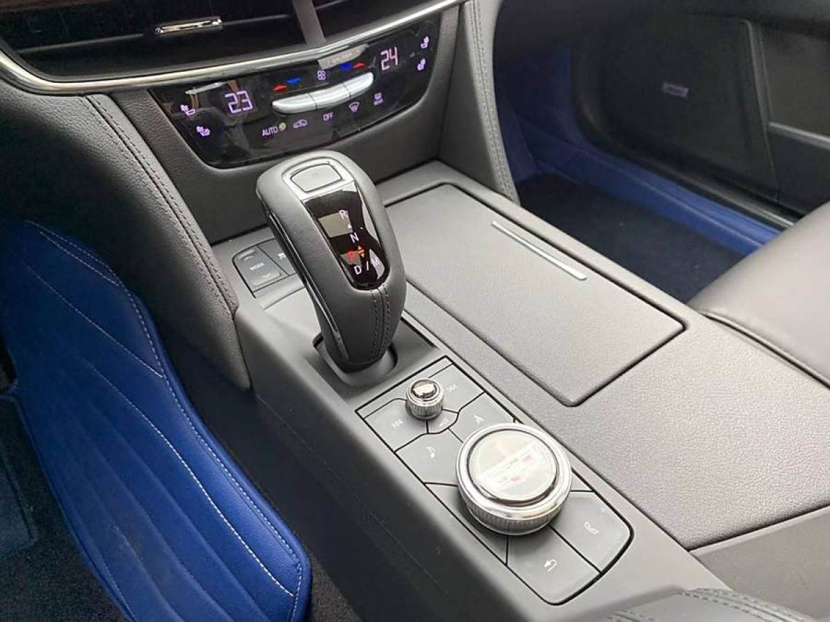 凱迪拉克 CT6  2019款 28T 豪華型圖片