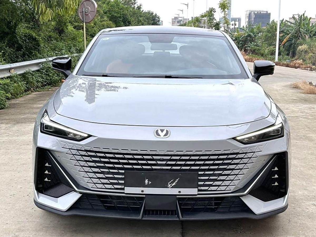 長安 長安UNI-V  2022款 1.5T 尊貴型圖片