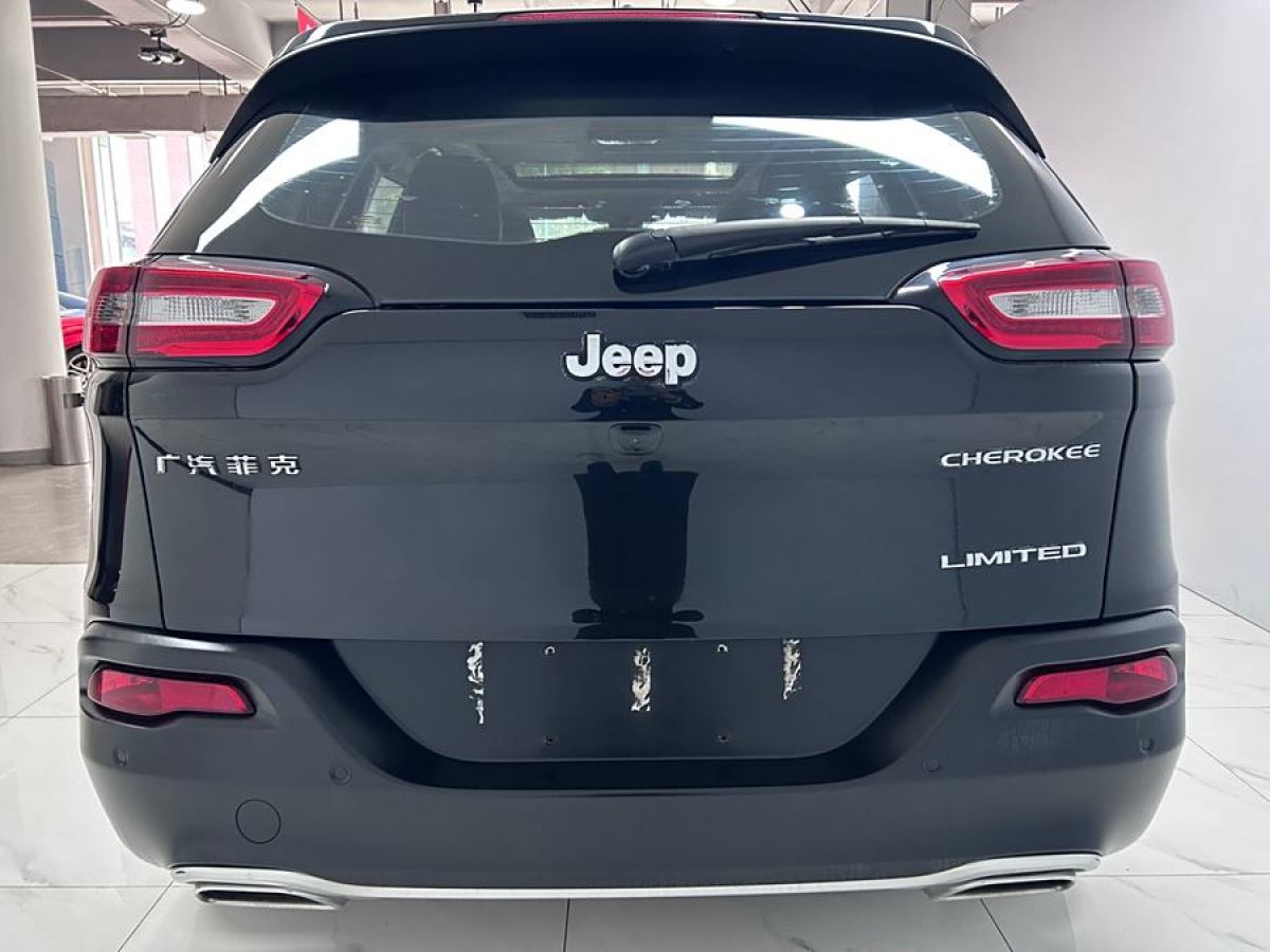 Jeep 自由光  2017款 2.4L 領(lǐng)先智能版圖片