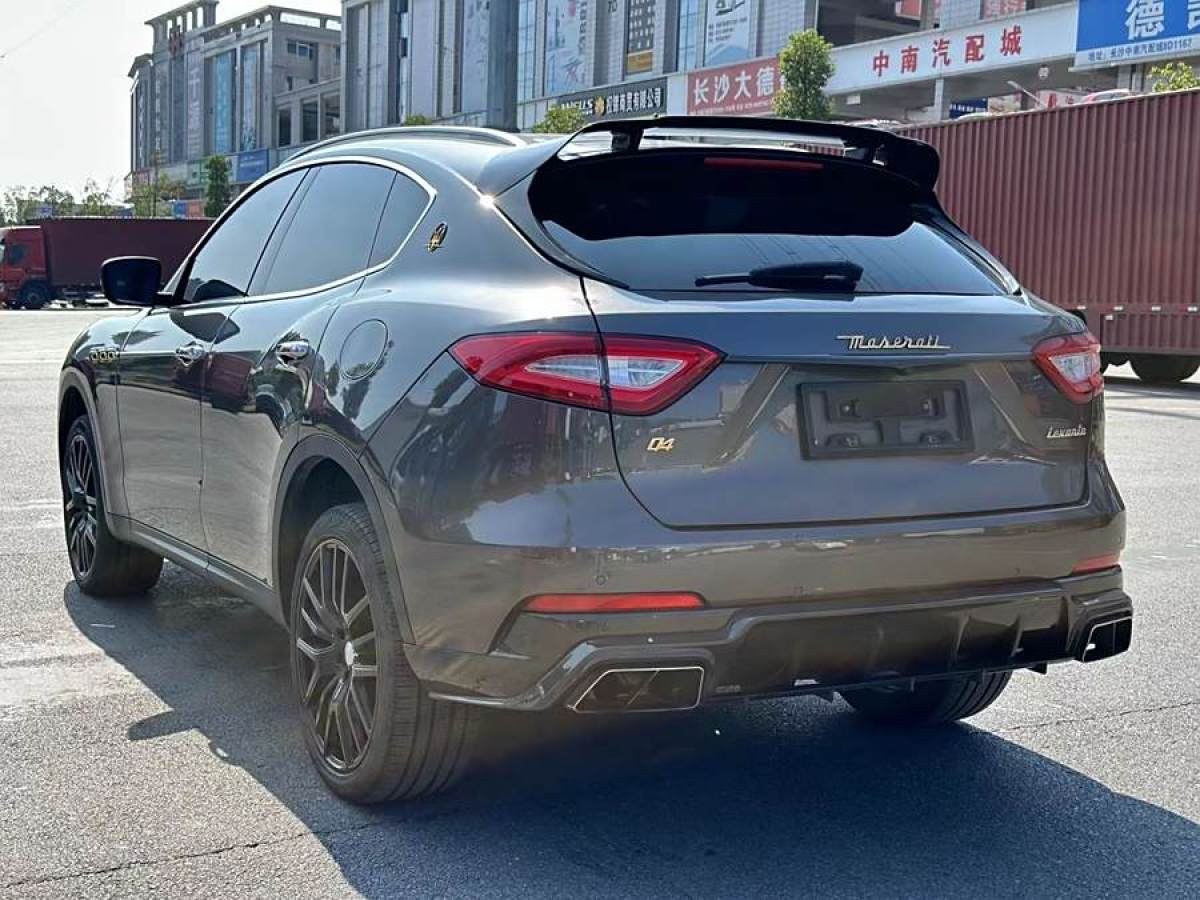 玛莎拉蒂 Levante  2018款 3.0T 经典版图片