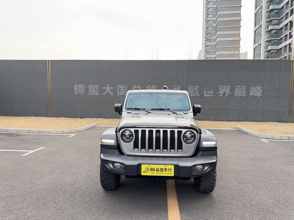 2020年10月Jeep 牧馬人  2024款 2.0T 羅賓漢四門版