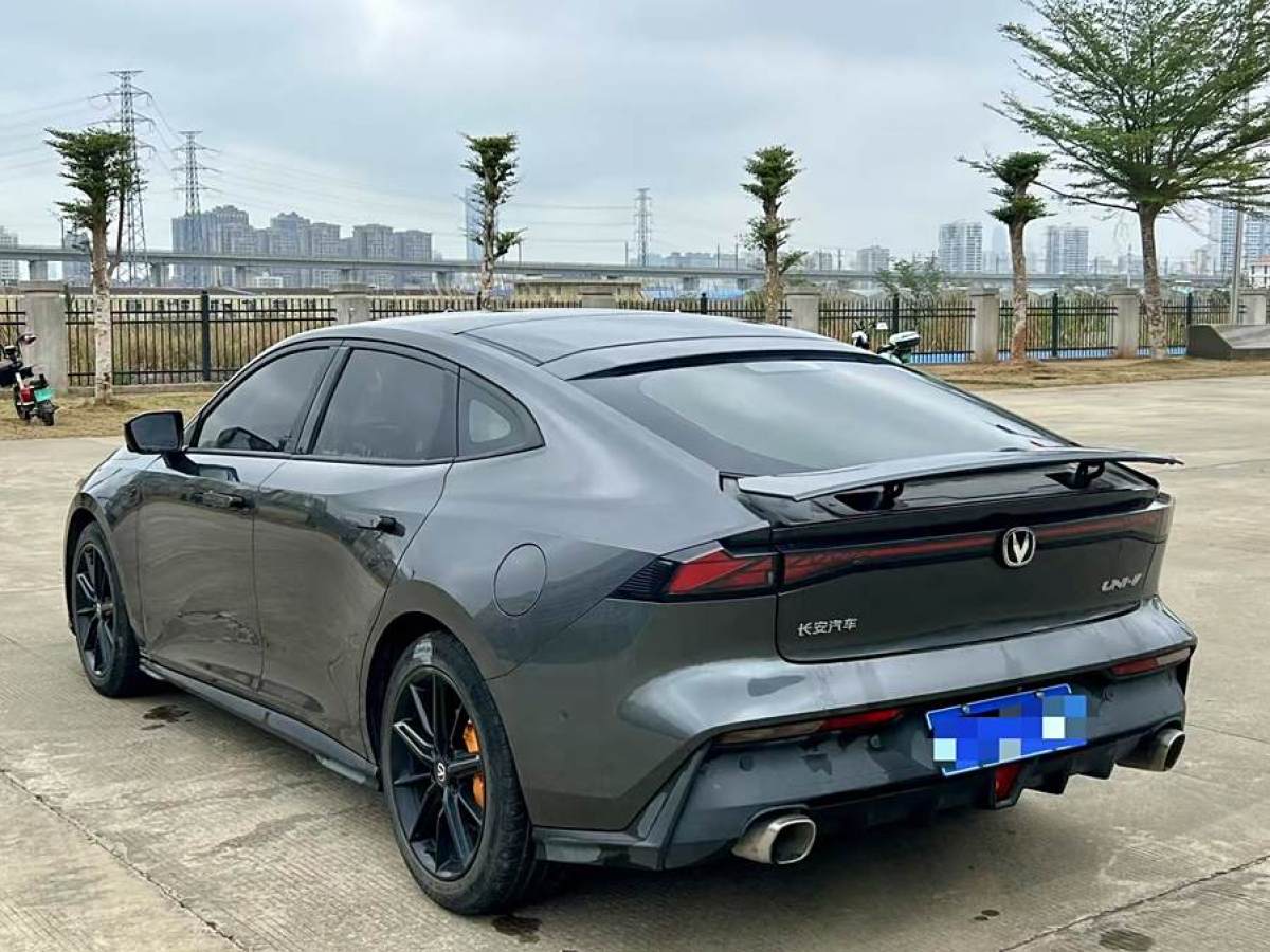 長(zhǎng)安 長(zhǎng)安UNI-V  2022款 1.5T 尊貴型圖片