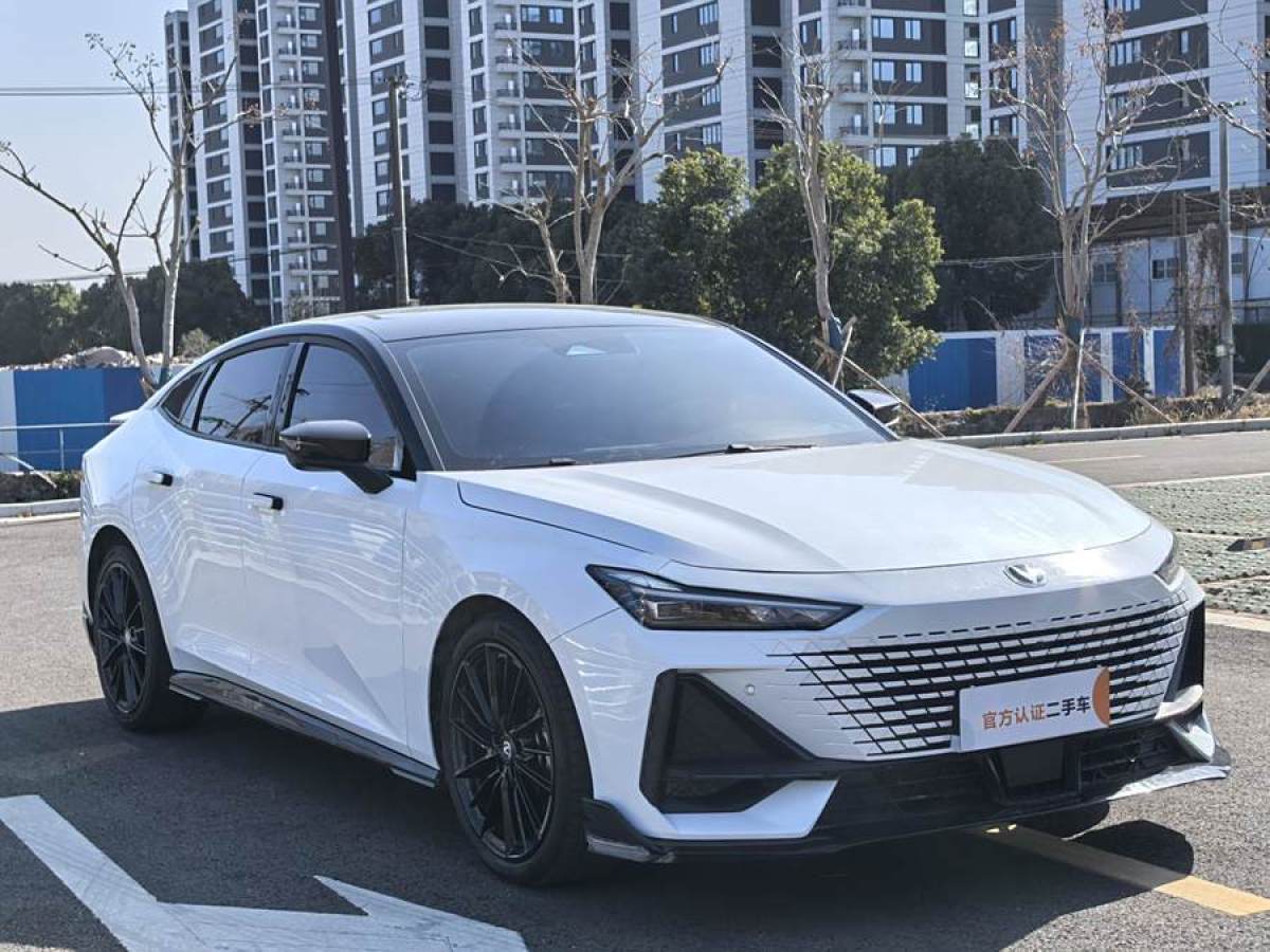 長(zhǎng)安 長(zhǎng)安UNI-V  2023款 1.5T 運(yùn)動(dòng)版圖片