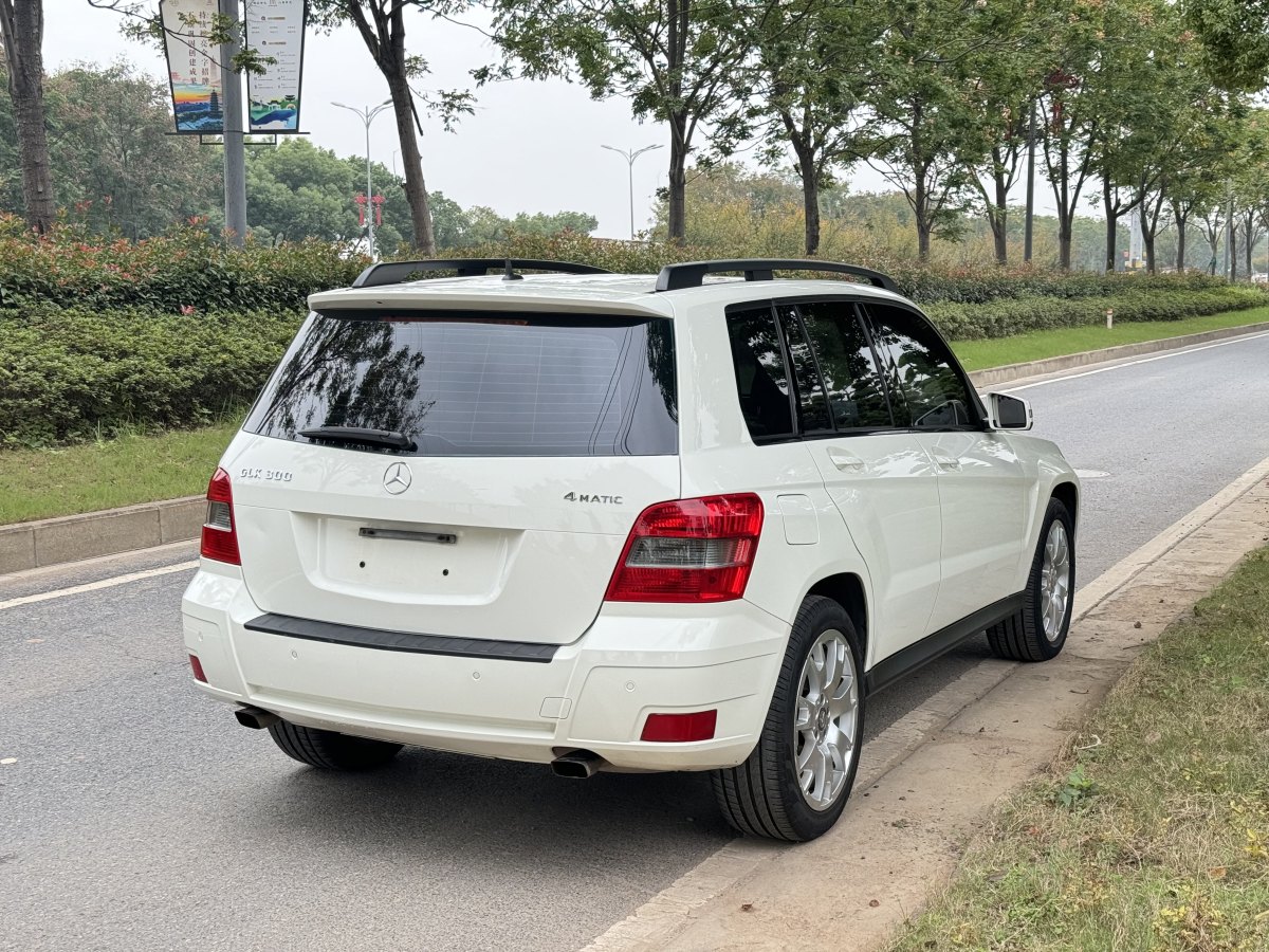 奔馳 奔馳GLK級  2011款 GLK 300 4MATIC 時(shí)尚型圖片