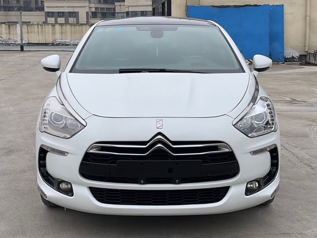 2014年11月DS DS 5  2014款 1.6T 豪華版THP160