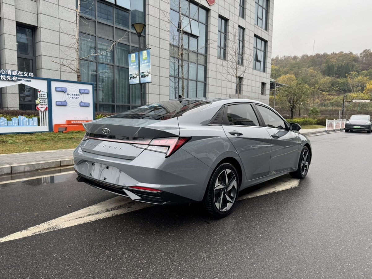 現(xiàn)代 伊蘭特  2021款 1.5L LUX尊貴版圖片