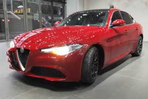 Giulia 阿爾法·羅密歐 2.0T 200HP 豪華版
