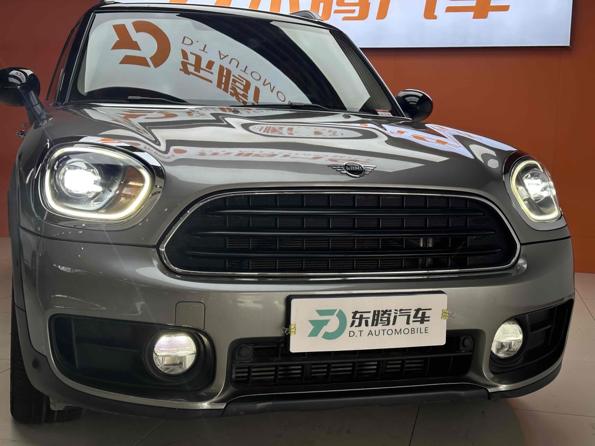 MINI COUNTRYMAN  2018款 1.5T COOPER 藝術(shù)家圖片