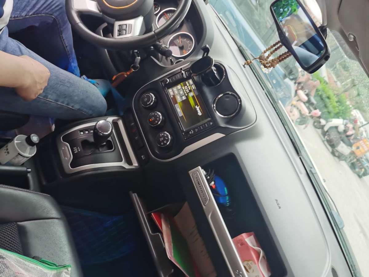 2015年8月Jeep 指南者  2014款 改款 2.4L 四驱舒适版