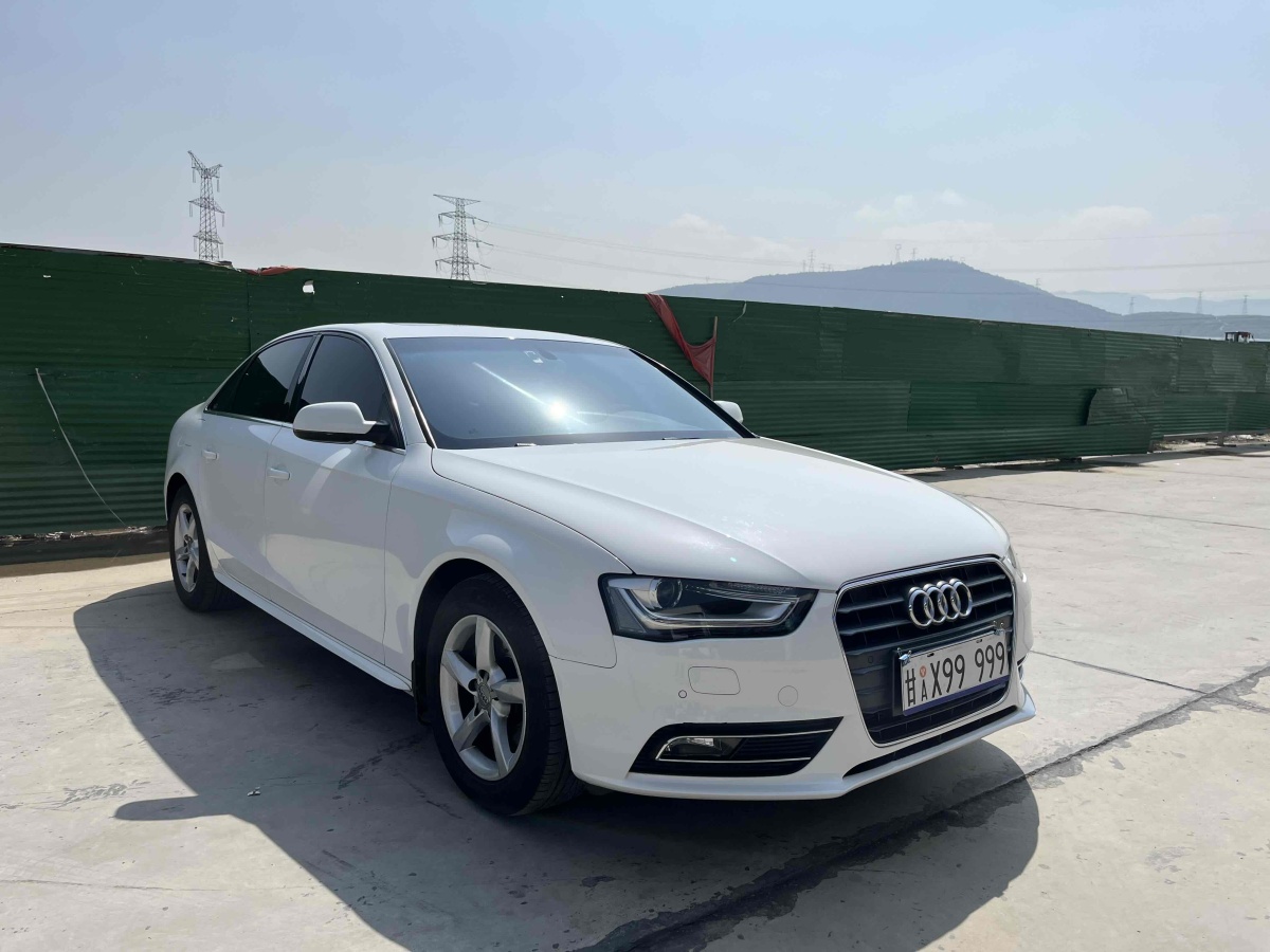 2015年6月奧迪 奧迪A4L  2015款 35 TFSI 自動(dòng)標(biāo)準(zhǔn)型