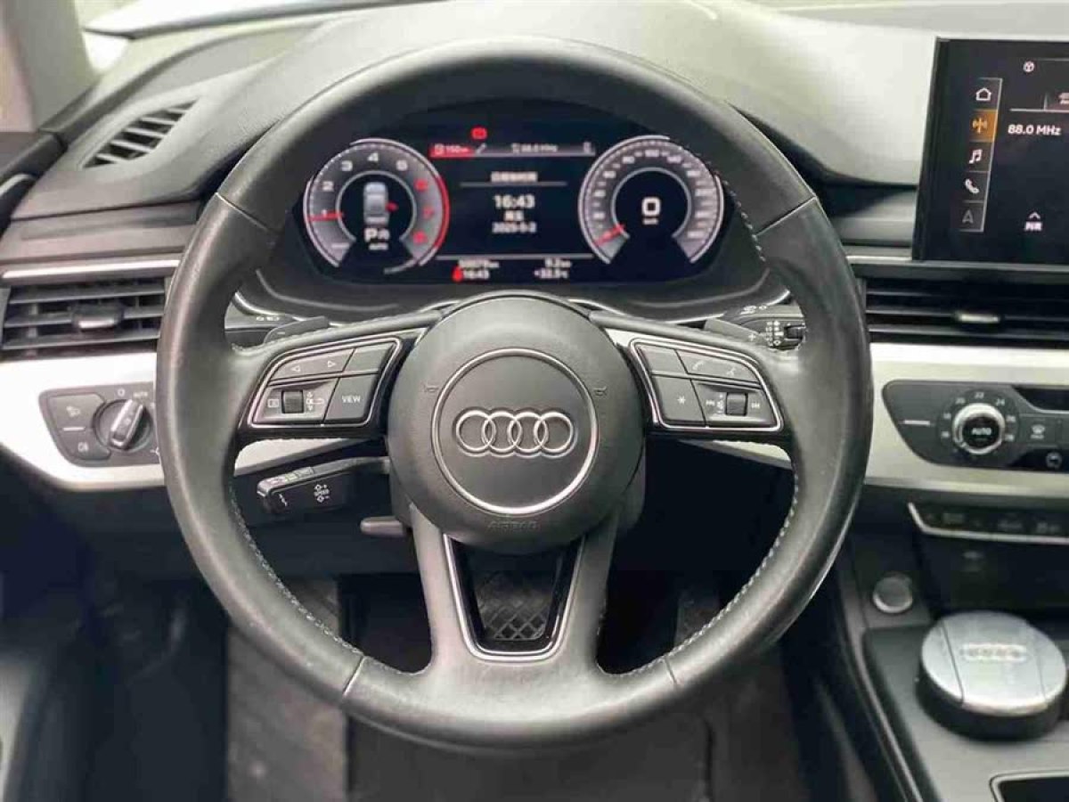 奧迪 奧迪A4L  2020款 40 TFSI 豪華動(dòng)感型圖片